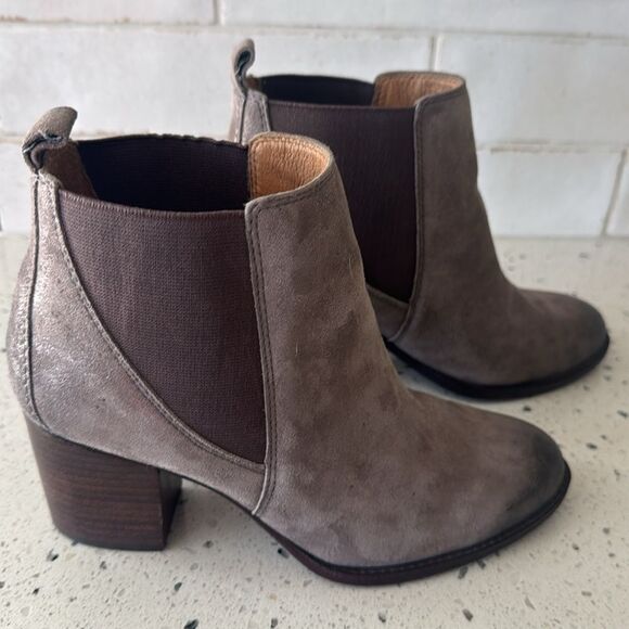 Sofft Pewter Metallic Suede Leather Ankle Boots Block Heel Women’s Size 7.5M EUC - Picture 12 of 12